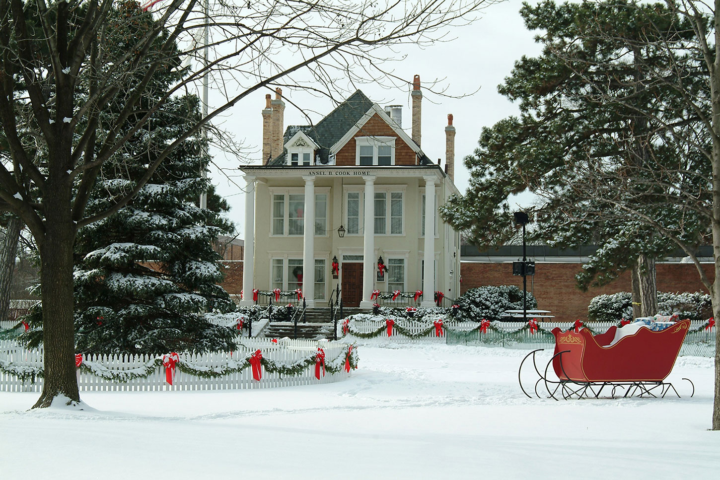 Dickens of a Holiday in Libertyville