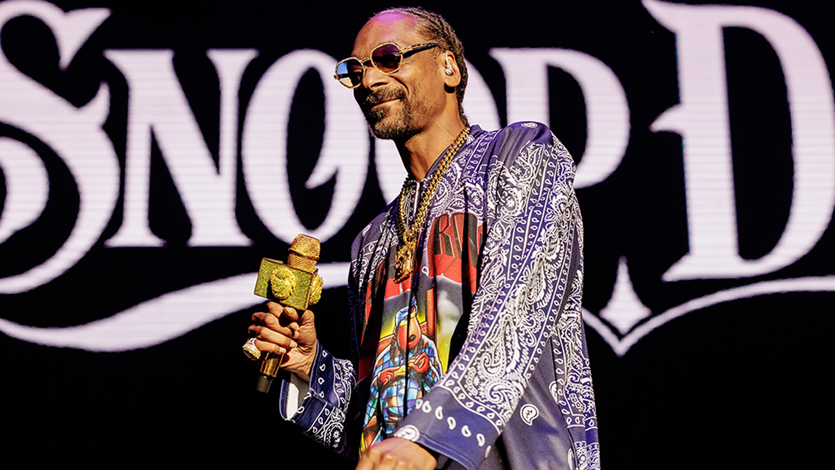 Snoop Dogg on stage