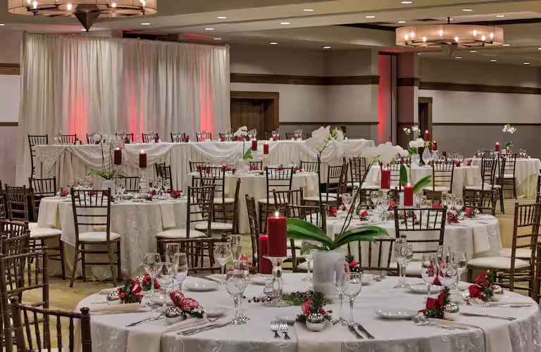 Holiday Inn Express and Suites Waukegan