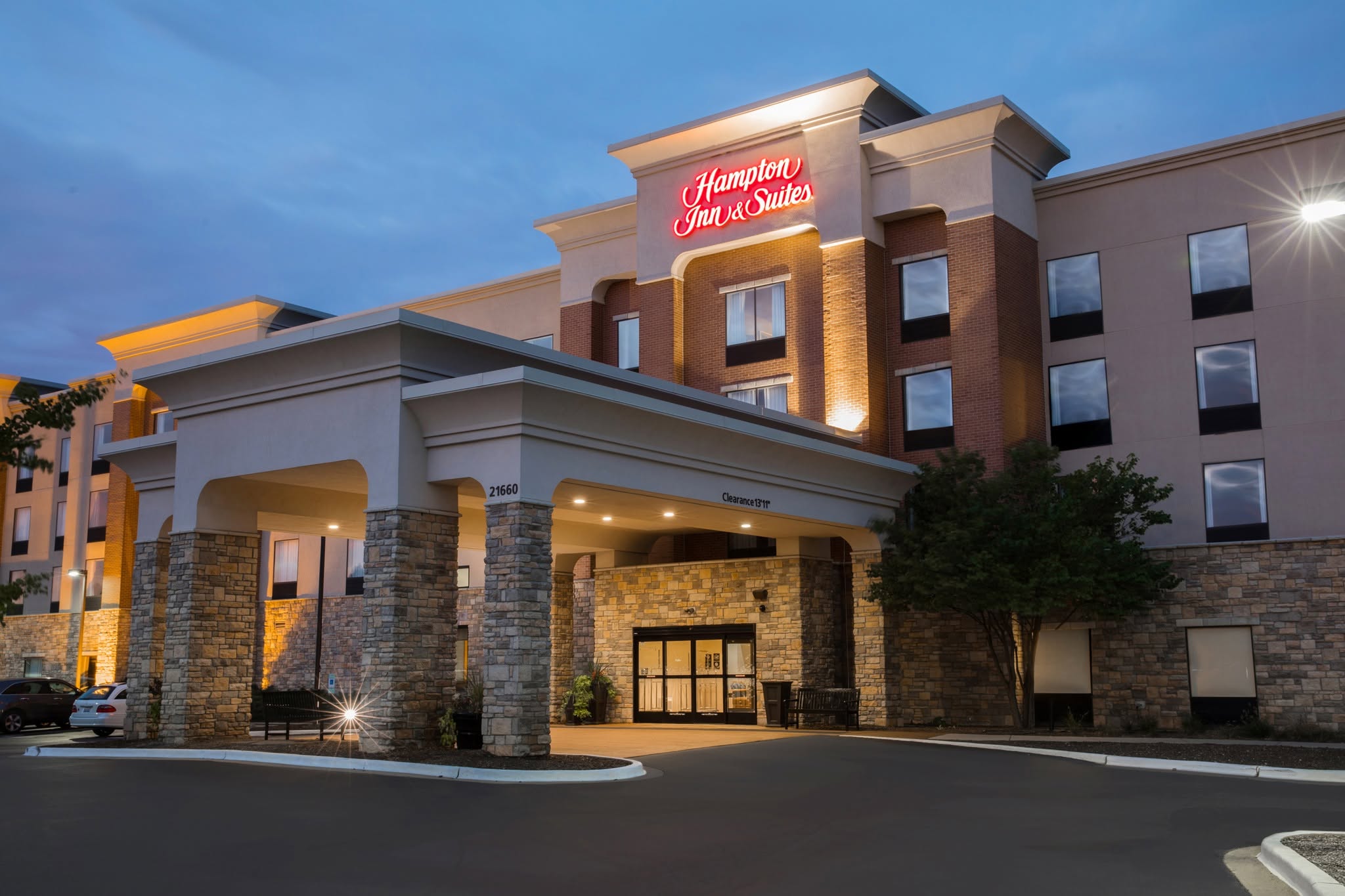 Hampton Inn and Suites Chicago / Deer Park
