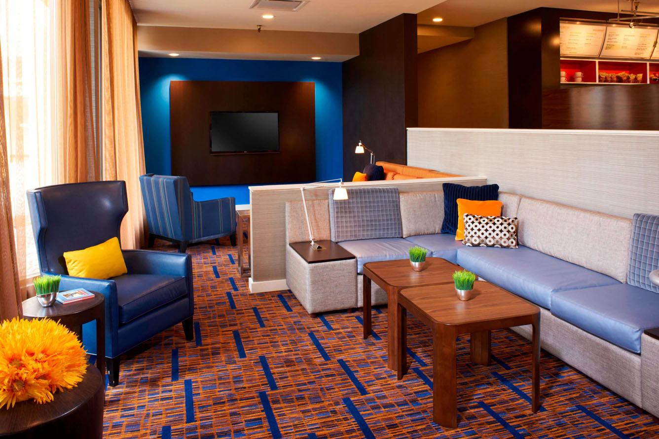 Courtyard By Marriott Deerfield