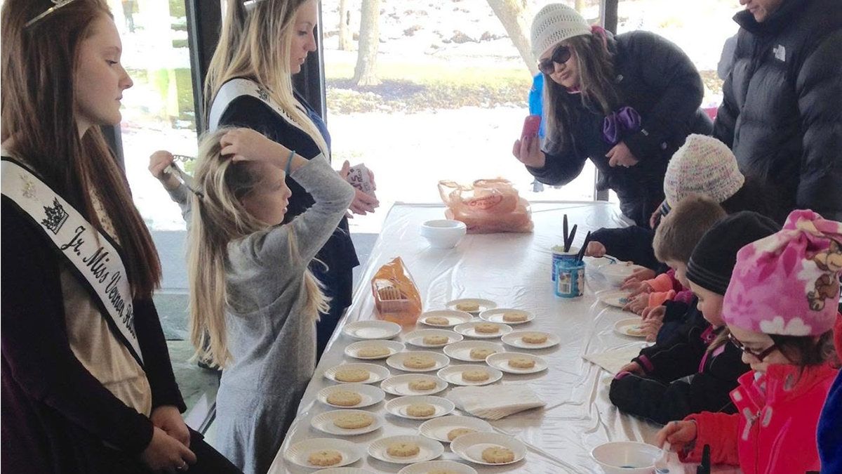 Christmas Cookie Decorating in Vernon Hills