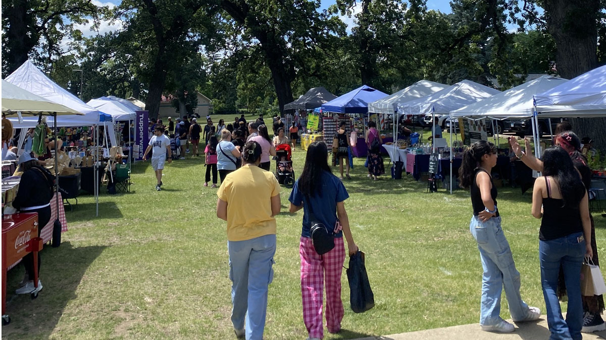 El Mercadito Farmers Market and Summer Performance Series in Round Lake Beach