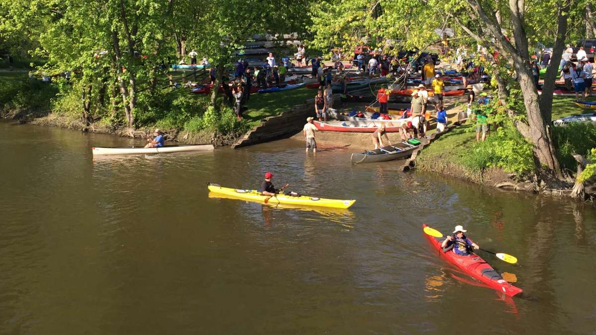 Des Plaines River Canoe and Kayak Marathon on Des Plaines River Trail