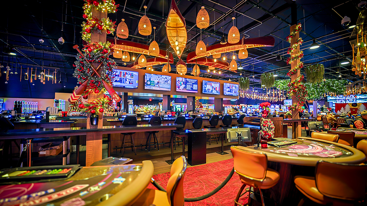 Canoe Bar and Tables at American Place Casino