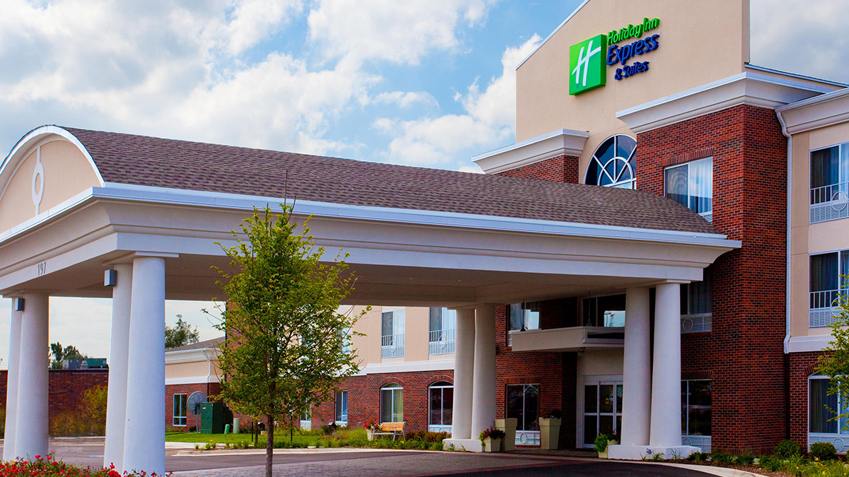 Holiday Inn Express and Suites Chicago Deerfield/Linconshire
