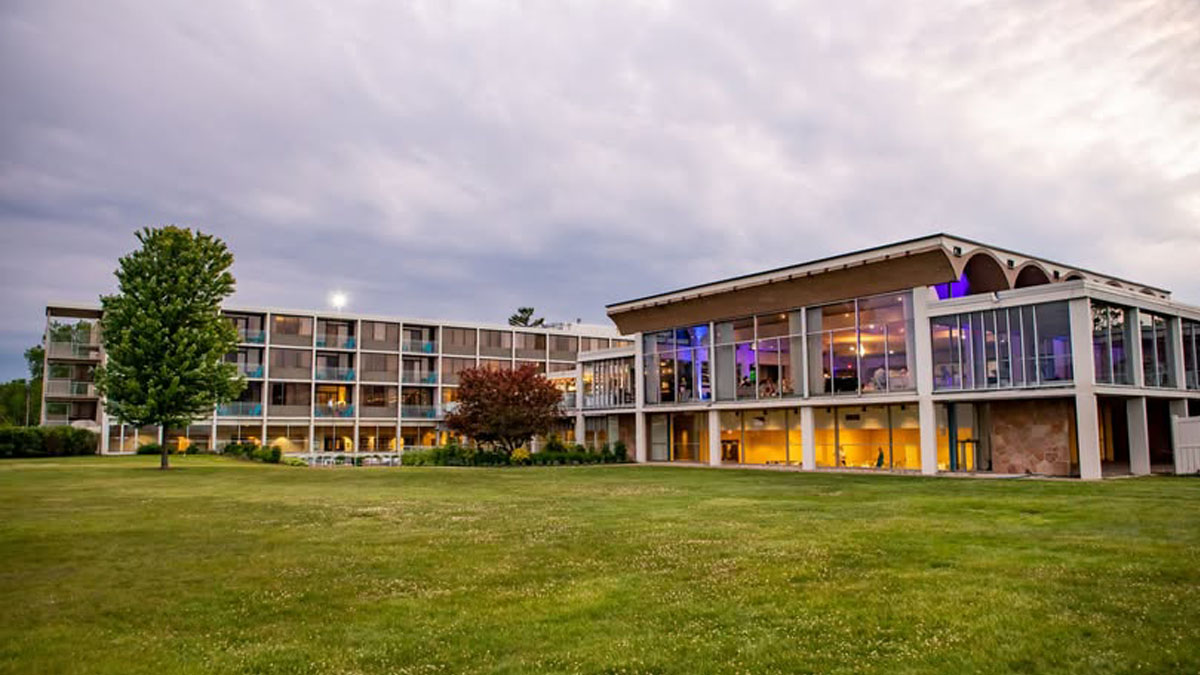 Illinois Beach Hotel