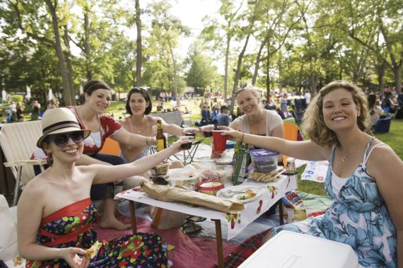 Ladies' Picnic on the Lawn at Ravinia