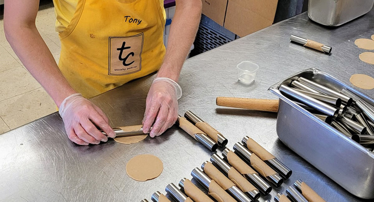 Illinois Maker, Tony Cannoli making his handemade cannolis in Mundelein